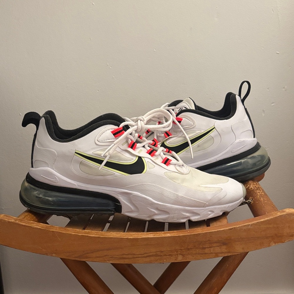 Nike Air Max 270 React
White Crimson (Women's)